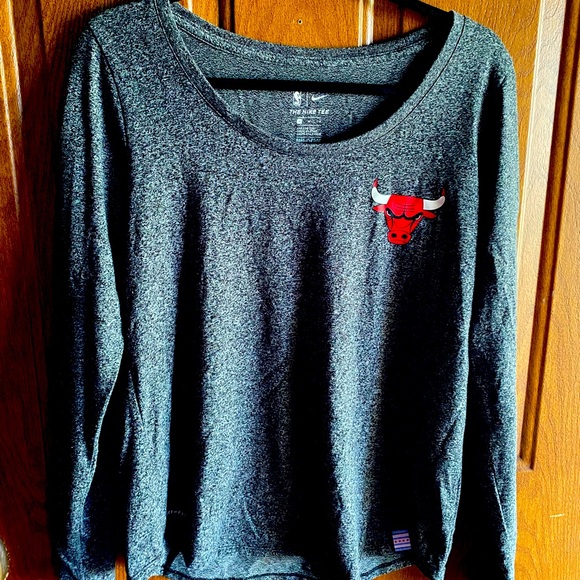 Chicago Bulls City Edition Women’s long sleeve Dri-Fit Top size M - Picture 1 of 7